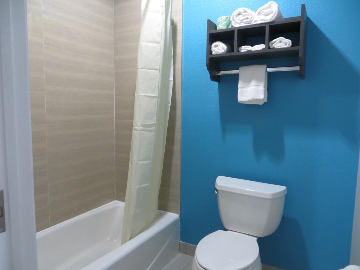 Haven Inn & Suites Willowbrook (Adults Only) Houston Luaran gambar
